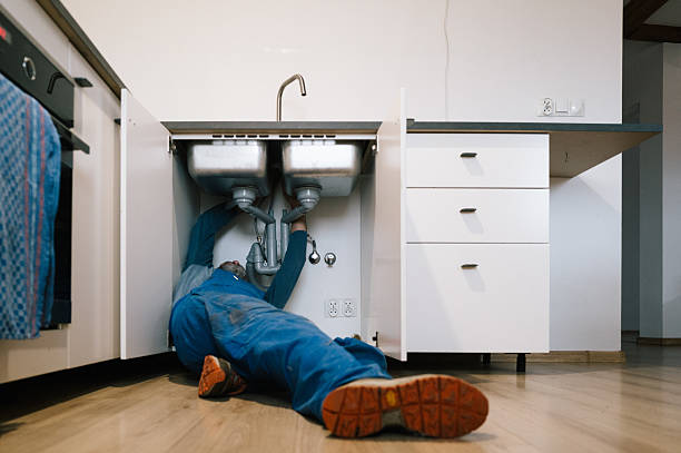 Professional Drain Cleaning technician working in Red Bank, TN